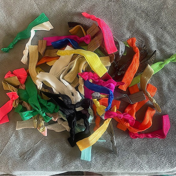 Multi Color Hair Ties 75 count In Total - Picture 2 of 2